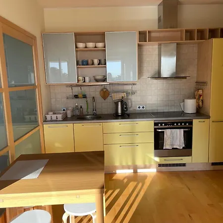 Spacious 3-bedroom With Sauna شقة *